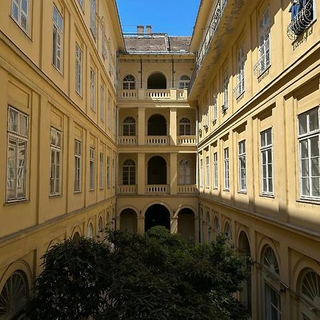 Old Town Apart Leilighet Budapest Eksteriør bilde