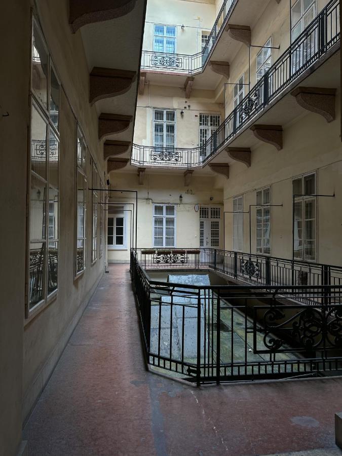 Old Town Apart Leilighet Budapest Eksteriør bilde